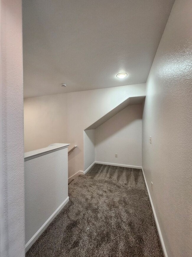 Building Photo - Beautiful Yuba City Home