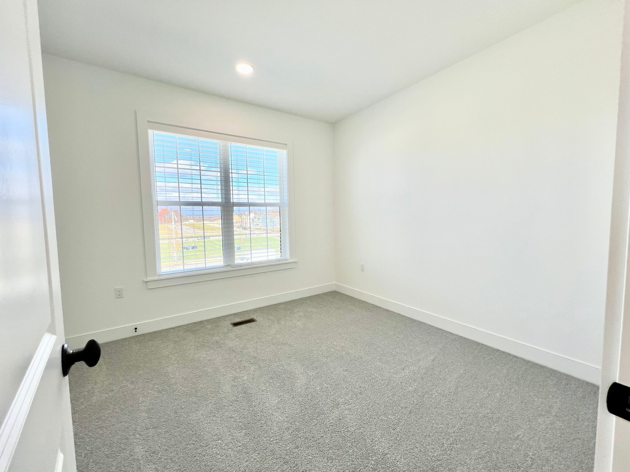Building Photo - 401 Cranford Way