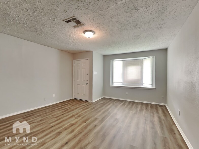 Building Photo - 4419 Trafalgar Dr