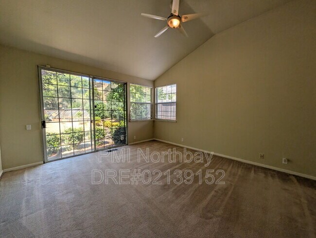 Building Photo - 3275 Formby Ln