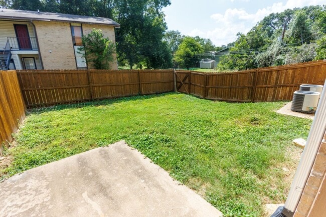 Building Photo - 229 Craddock Ave