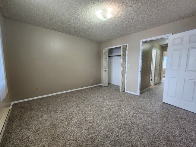 Building Photo - 49-55 Castle Royal Dr