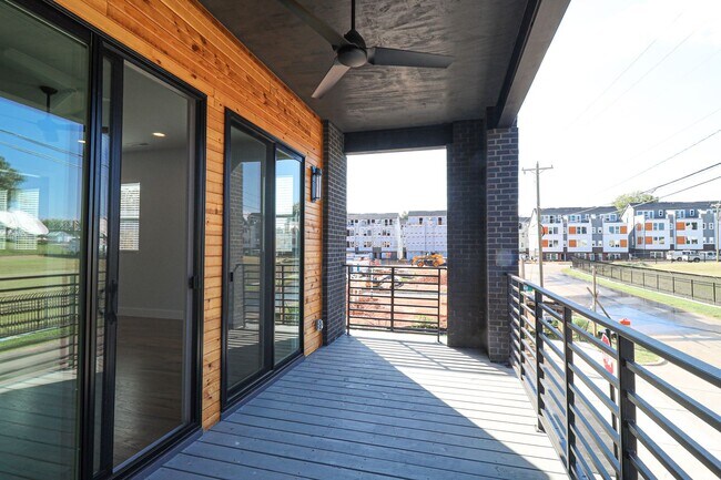 Building Photo - Luxury New Construction Townhome in Bryant...