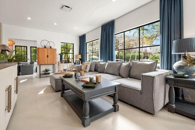 Building Photo - 151 NE 43rd St