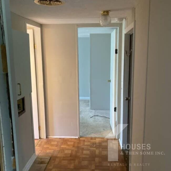 Building Photo - 130 Rooker Ln