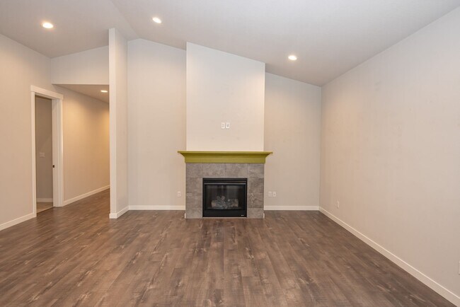 Building Photo - 3 Bedr Ranch Home in Ramble Creek Community