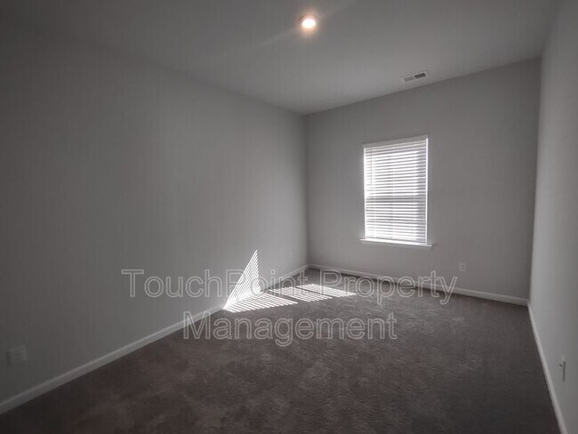 Building Photo - 7824 Nelson Rd