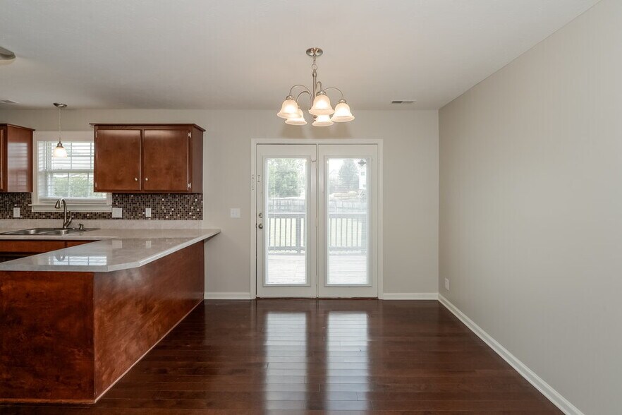 Building Photo - 125 Firelight Ct
