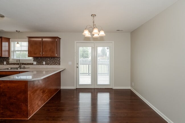 Building Photo - 125 Firelight Ct
