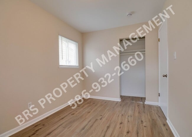 Building Photo - 3 BD 1 Bath in Hazel Park