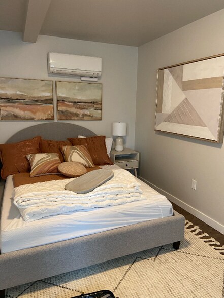 Building Photo - 200 Hickory St