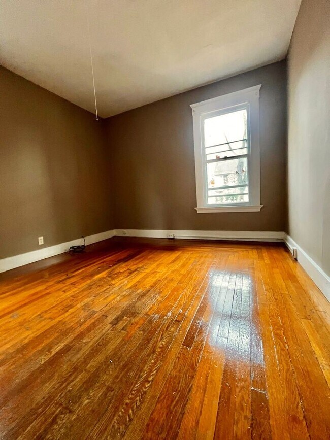 Building Photo - 49-49 Pendleton St