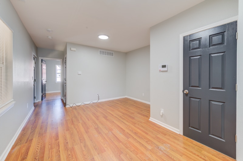 Building Photo - 77xx Vermont Ave