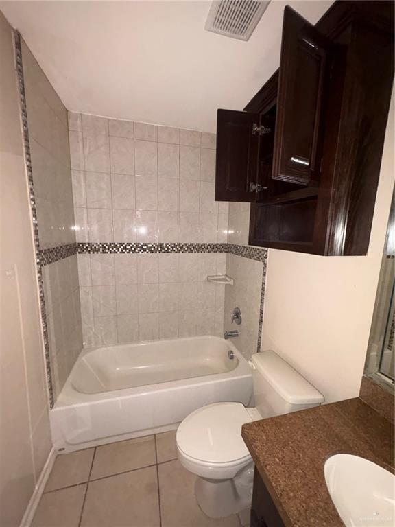 Building Photo - 14 Jade St