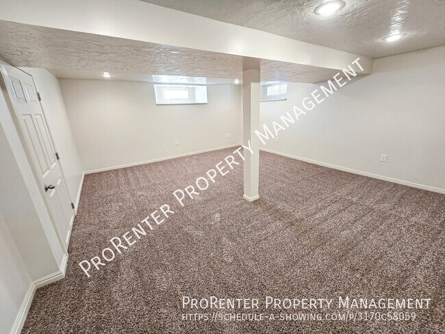 Building Photo - 1162 Collins Blvd