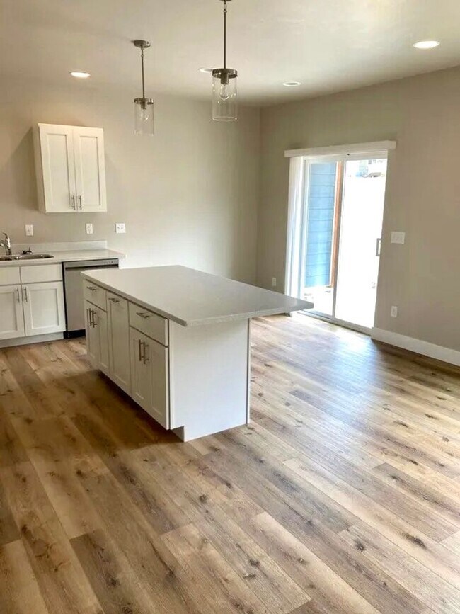 Building Photo - 3267 Cabernet Dr