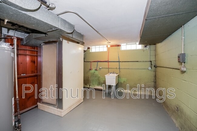 Building Photo - 13790 Cedar Rd