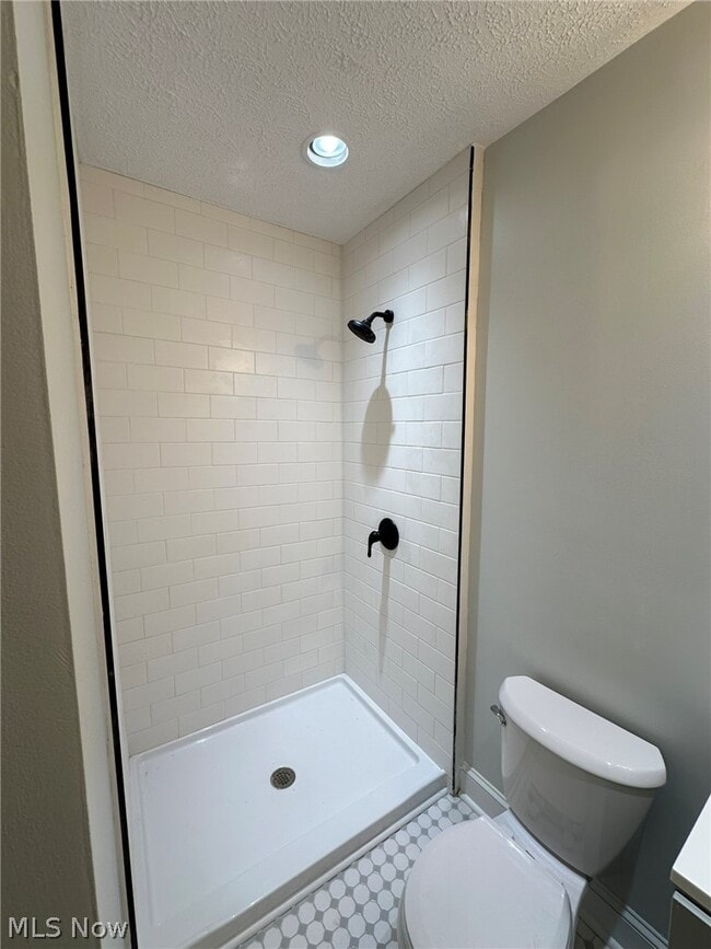 Building Photo - 1244 W 69th St