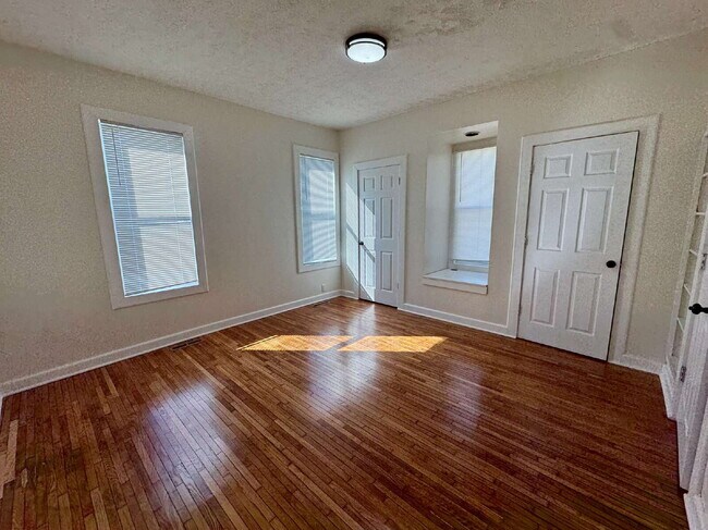 Building Photo - Ottawa Southside – 3 Bed / 2 Bath Duplex