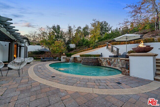 Building Photo - 25400 Prado De Las Peras