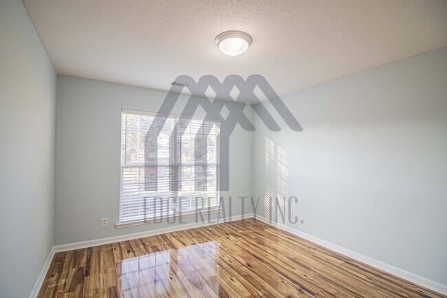 Building Photo - 174 Aquinnah Dr
