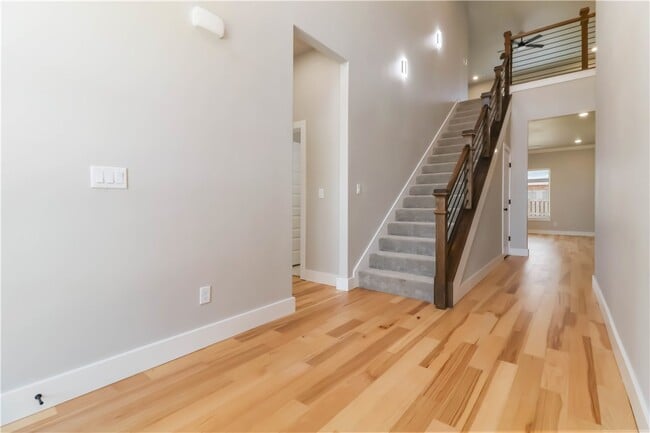 Building Photo - 500 Apollo Dr