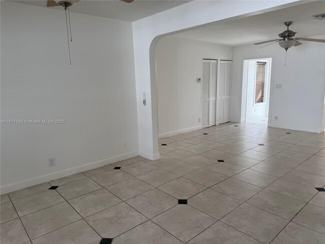 Building Photo - 1847 Wiley St