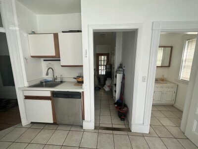 Building Photo - 86 Kirkland St