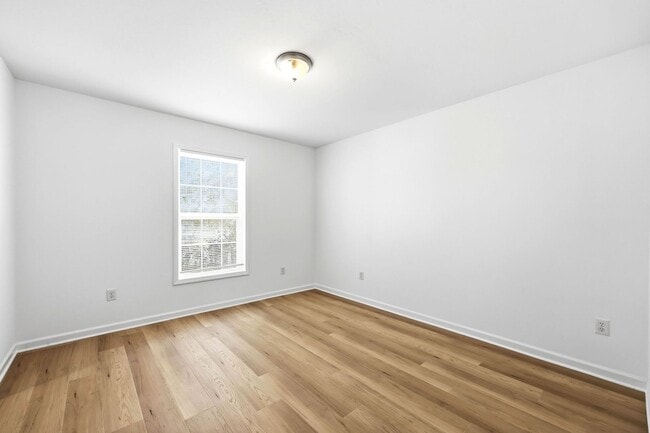 Building Photo - 3 Bedroom 2.5 Bathroom 1 car garage Single Family Home