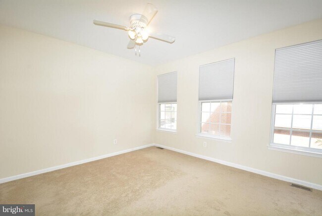 Building Photo - 2665 Manhattan Pl