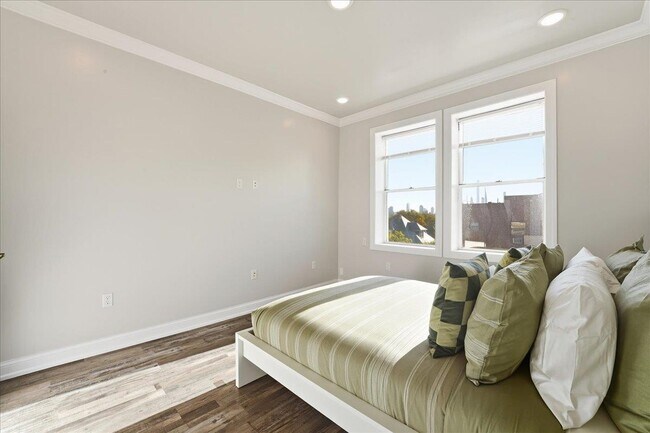 Building Photo - 3-5 Potter Pl