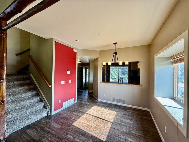 Building Photo - Spacious 4-Bedroom Home on Half an Acre in...