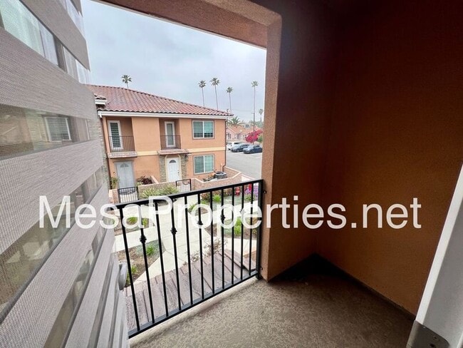 Building Photo - 16408 Valencia Ave