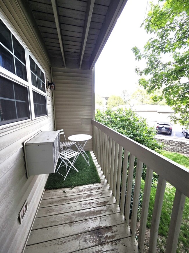Building Photo - 440 Cunat Blvd