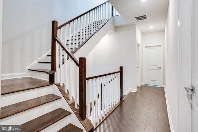 Building Photo - 43469 Grandmoore St