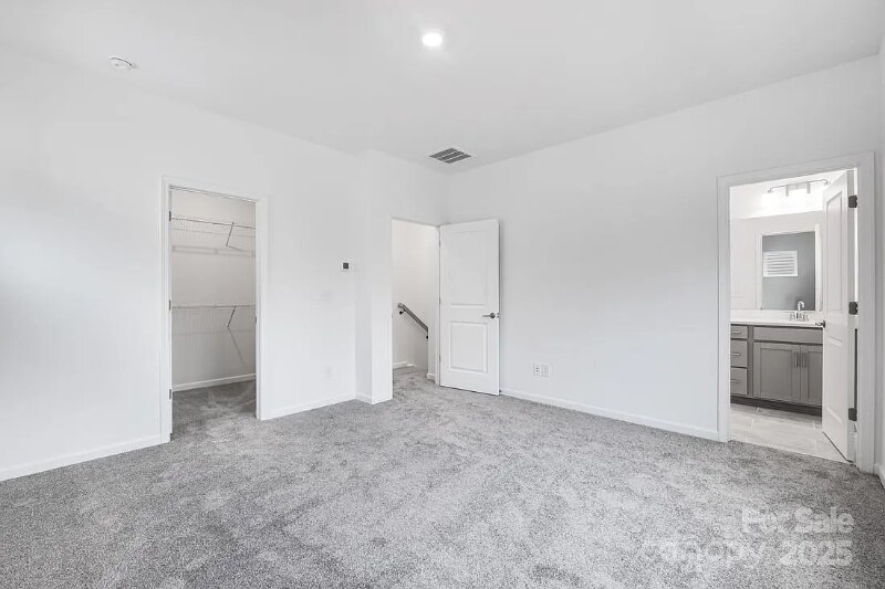 Building Photo - 1613 Blanche St