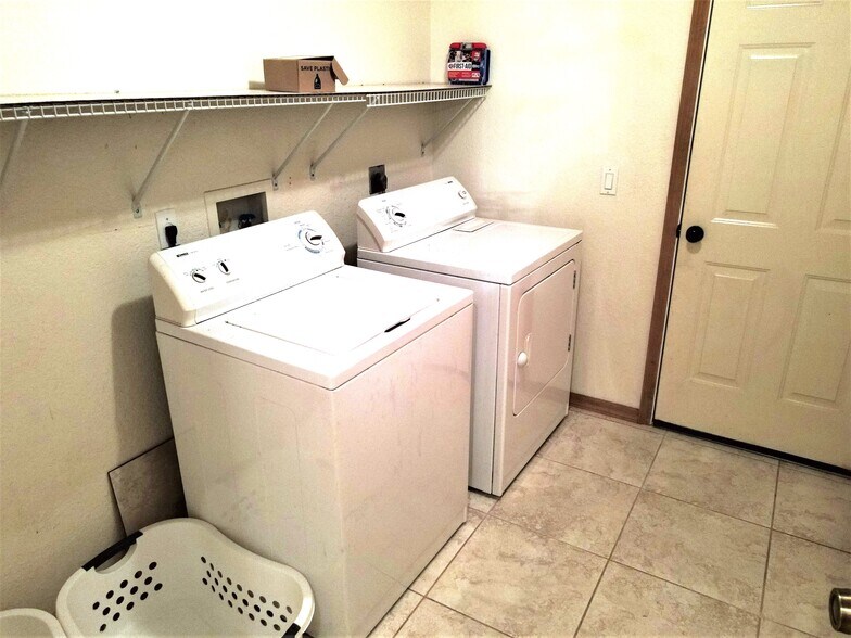 Building Photo - 19615 SW 93rd Lane