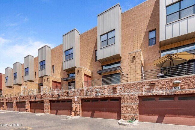 Building Photo - 330 S Farmer Ave