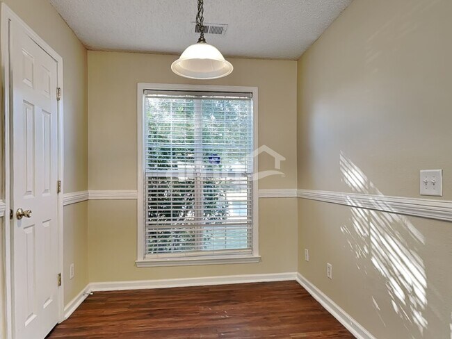 Building Photo - 5 Stemson Way