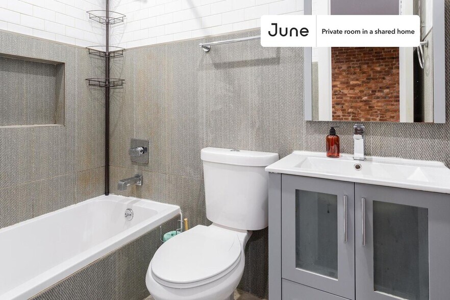 Building Photo - Room in Shared 4 bed/2 bath home in Bushwick