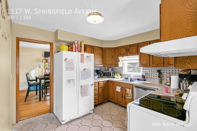 Building Photo - 1117 W Springfield Ave