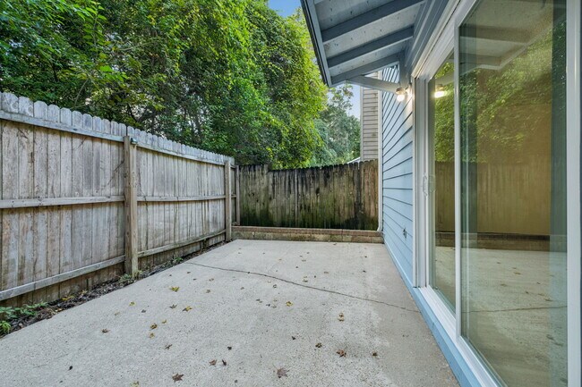 Building Photo - 1242 Chee Ln