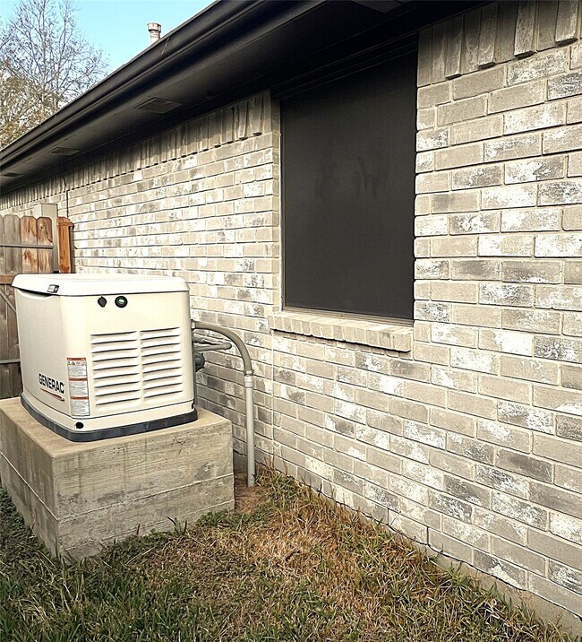 Building Photo - 3027 Sandpiper St