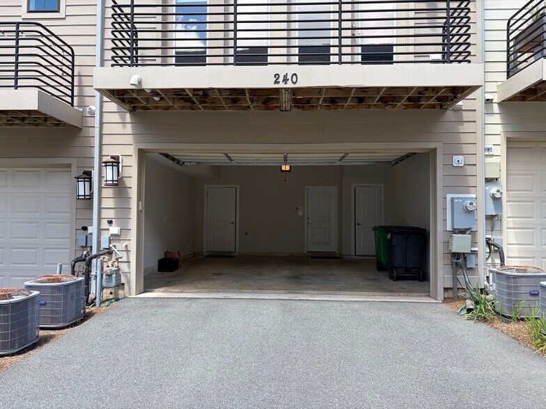 Building Photo - 240 Kepler Dr