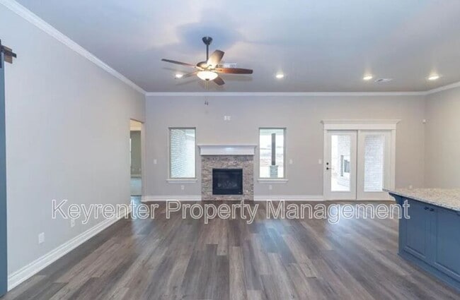 Building Photo - 1017 NE 34th Terr