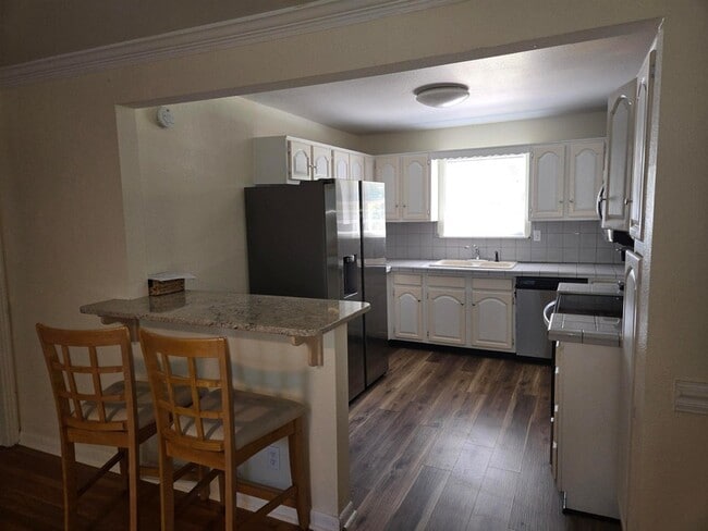 Building Photo - 1809 Tyndall Dr