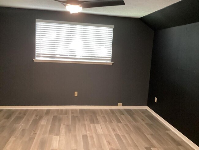 Building Photo - 4120 Venetian Way