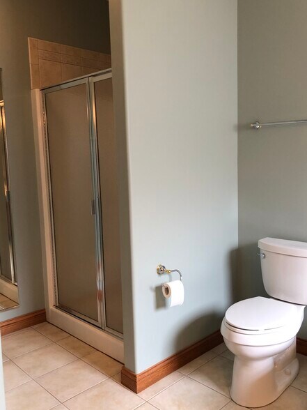 Building Photo - 859 Clearwater Cv W