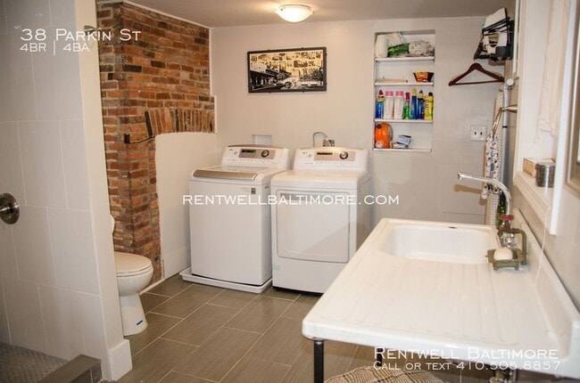 Building Photo - 38 Parkin St