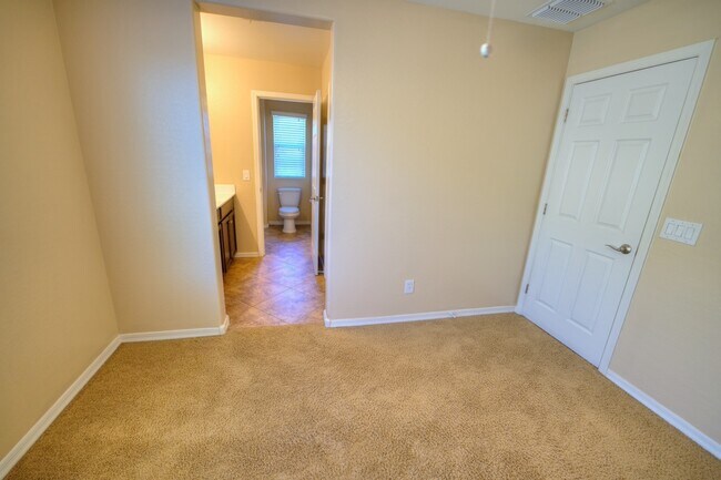 Building Photo - 3941 E Palo Verde St